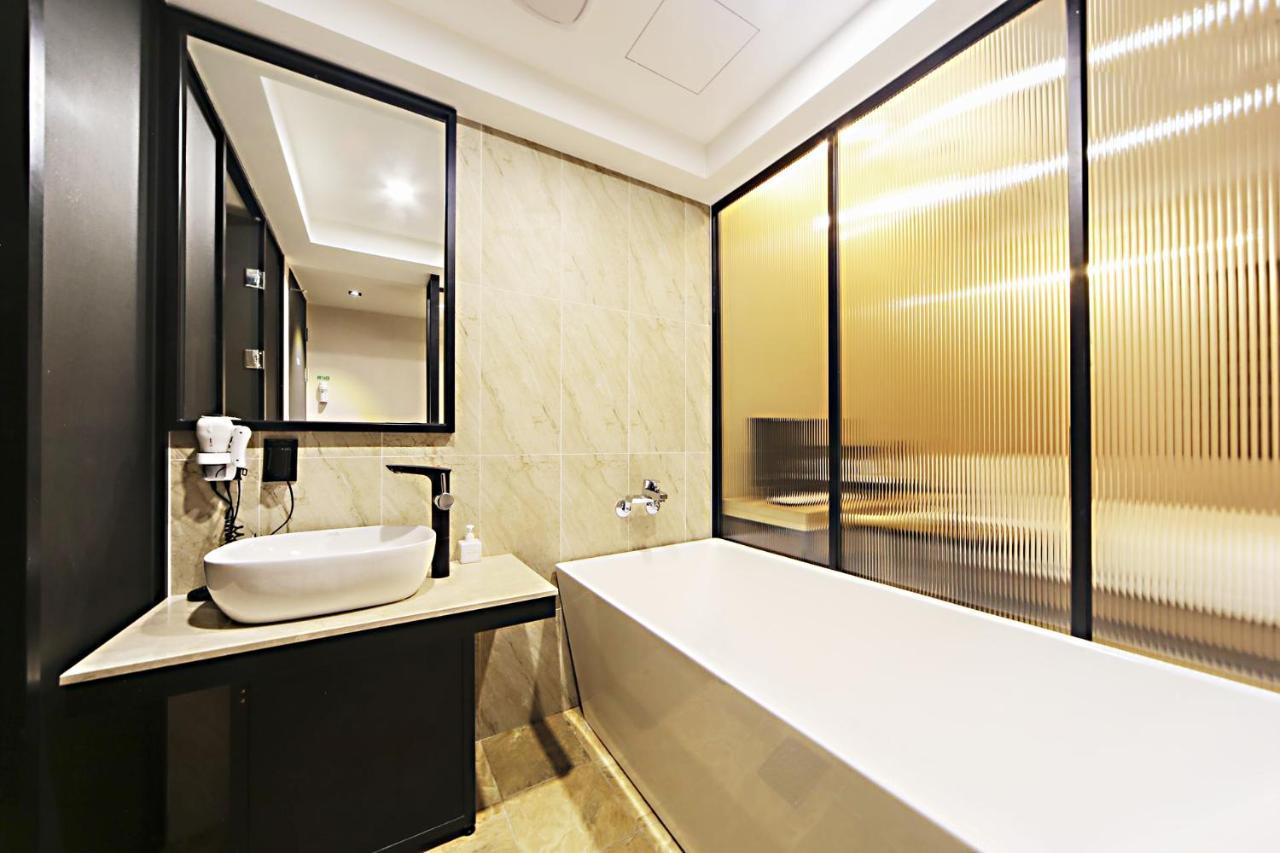 Masan Almond Hotel ČČchangwon Exteriér fotografie