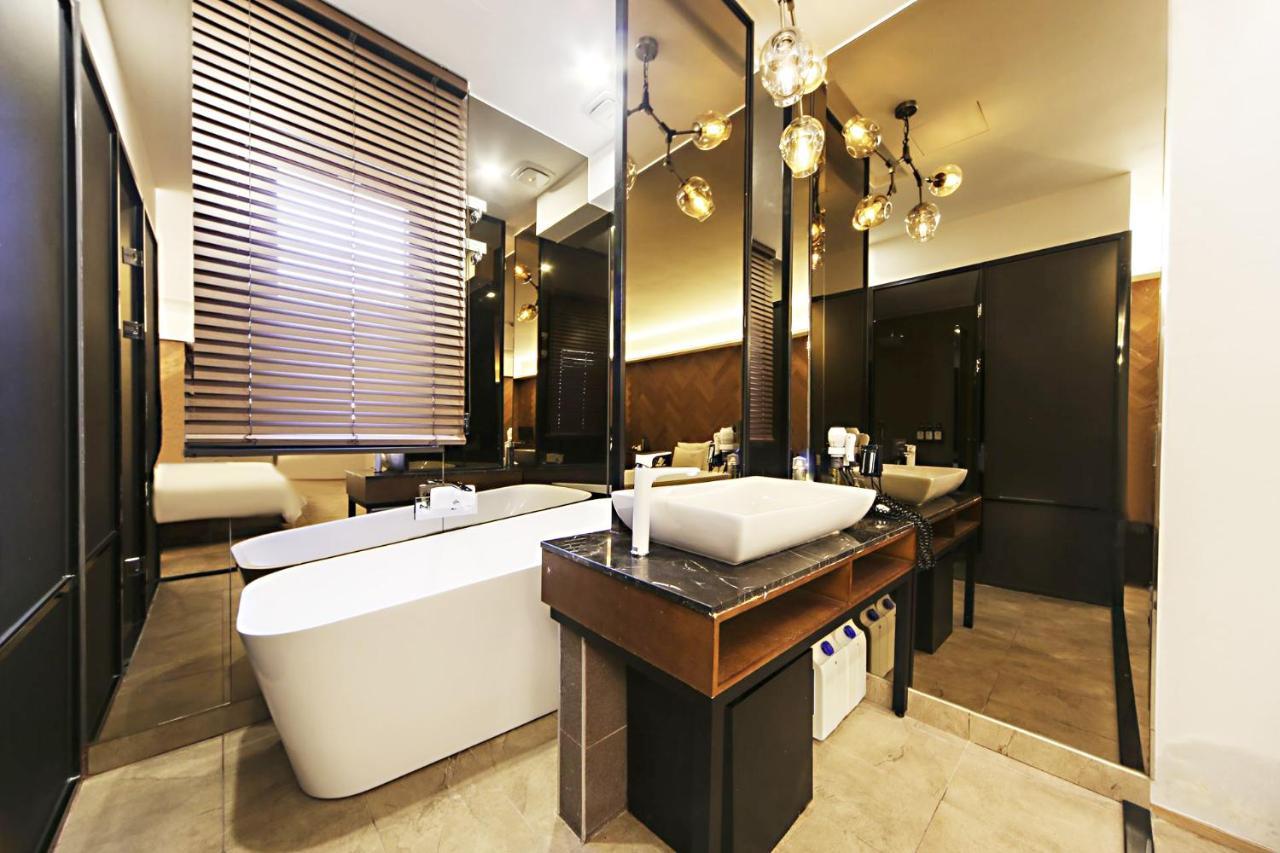 Masan Almond Hotel ČČchangwon Exteriér fotografie